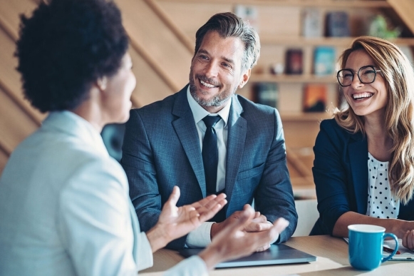 Southern Bank wealth management professional helping investor